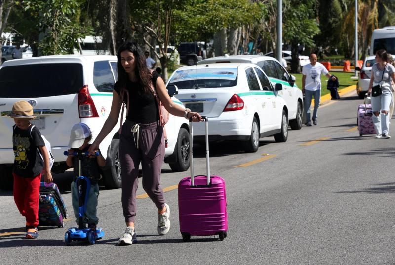 Bloqueos taxis Uber Cancún Quintana Roo