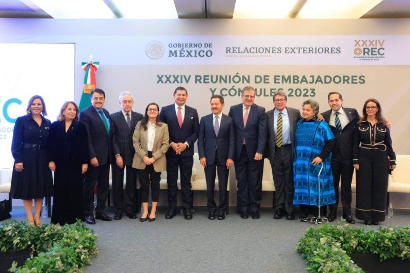 Disminuir el tráfico de armas, profundizar la relación en Latinoamérica y acuerdo con la Unión Europea, las prioridades de México en política exterior para 2023