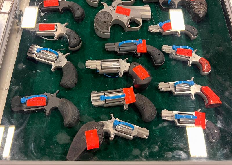 EE.UU. regula accesorios para pistolas usados en tiroteos masivos - armas-eeuu-3-1024x729