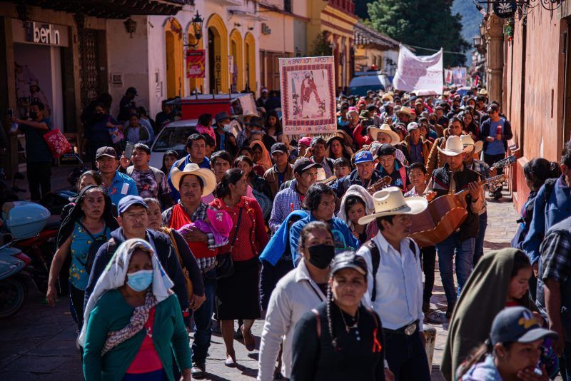 Indígenas marchan contra la violencia y megaproyectos en Chiapas. Foto de EFE