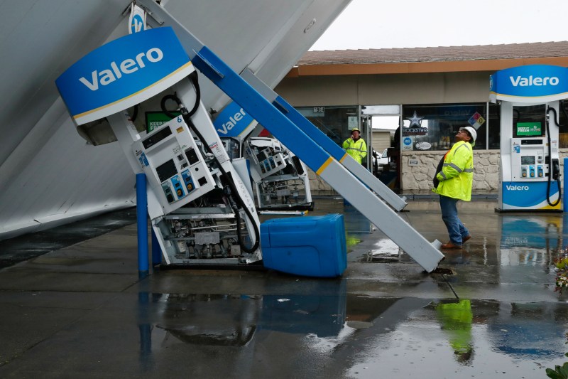 Tormenta en California causa al menos dos muertes y deja a miles sin energía - tormenta-en-california-causa-al-menos-dos-muertes-y-deja-a-miles-sin-energia-2-1024x683