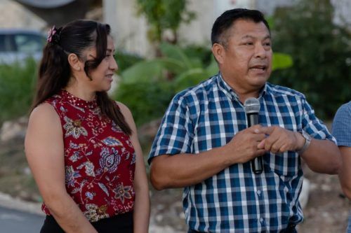 Marciano Dzul y empresarios de Tulum entregan obras de pavimentación en Akumal
