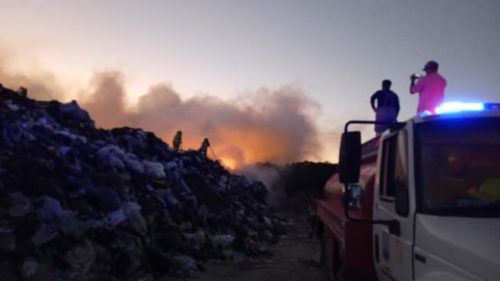 DAÑO AMBIENTAL SIN ESCRÚPULOS  Arde el basurero de la Isla de Holbox; presumen que fue provocado