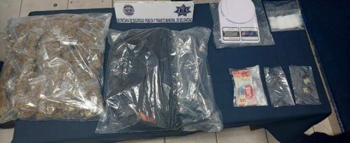 Detienen a dos narcomenudistas en In House y Villas de Sol