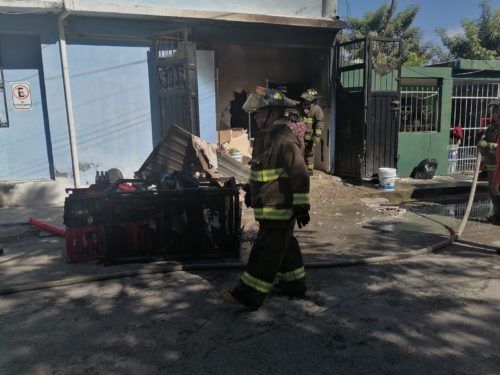 Provoca corto circuito incendio en el interior de un domicilio de Cancún