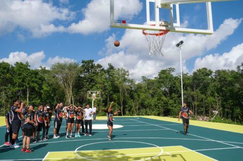 Inauguran en Cancún, Centro Deportivo para estudiantes de la UAQROO