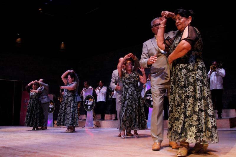 Decenas de parejas muestran elegancia del danzón en Zapopan, Jalisco - foro-nacional-danzon-zapopan-jalisco-2-1024x683