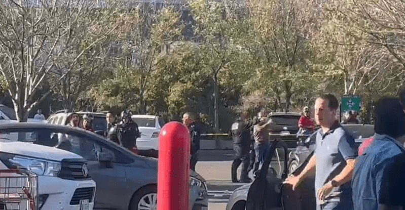 Ejecutan a hombre en estacionamiento de Costco en San Pedro Garza García. Foto tomada de video