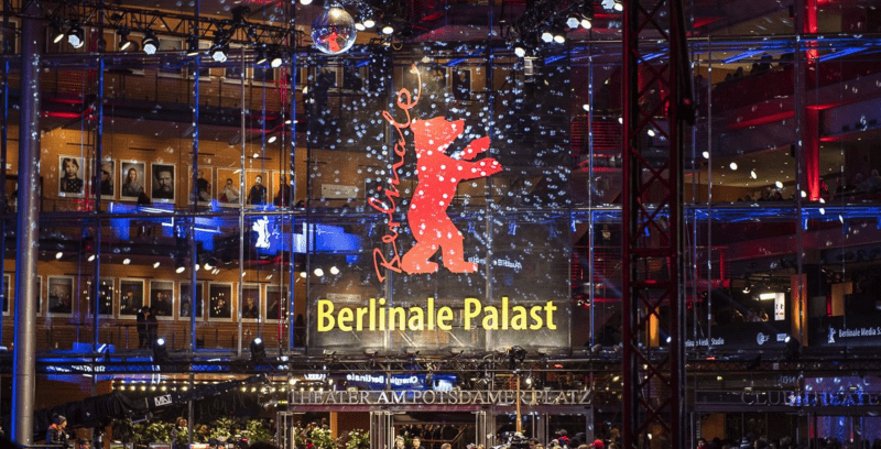 La Berlinale abre con la comedia 'She came to me' y un mensaje de Zelenski. Foto de Twitter Berlinale