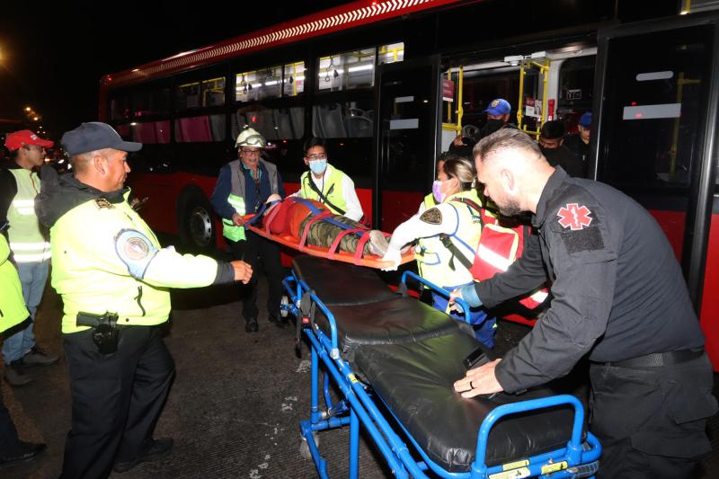 Metrobús choque 14feb23