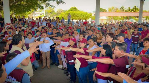 Toman protesta comités de Morena en Chetumal