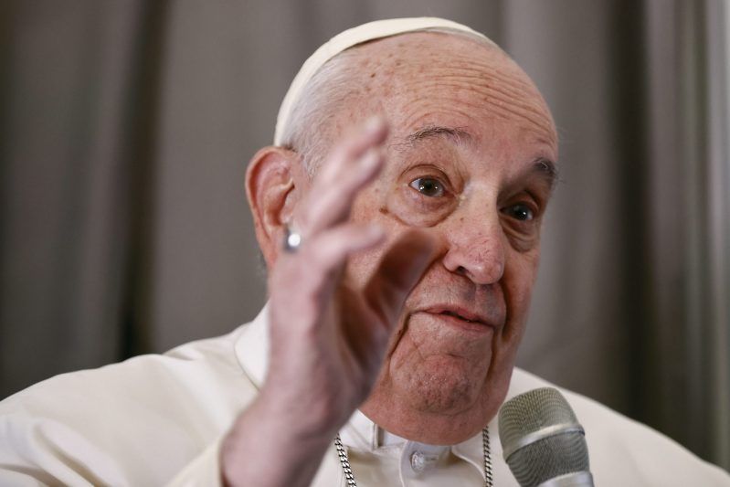 Papa Francisco afirma que quien elige la guerra "traiciona a Dios". Foto de EFE