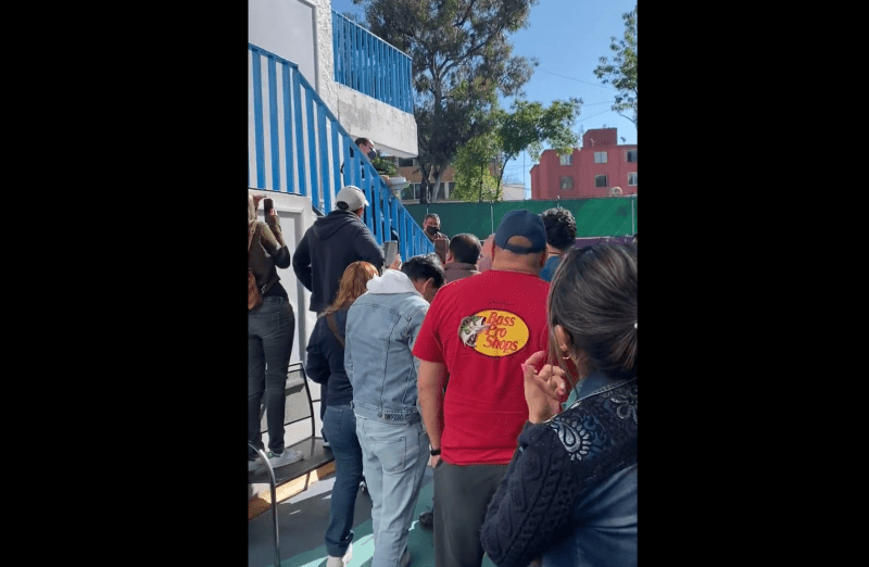 Protestan por presunto abuso contra menores en el Colegio Carmel de Coapa. Foto tomada de video