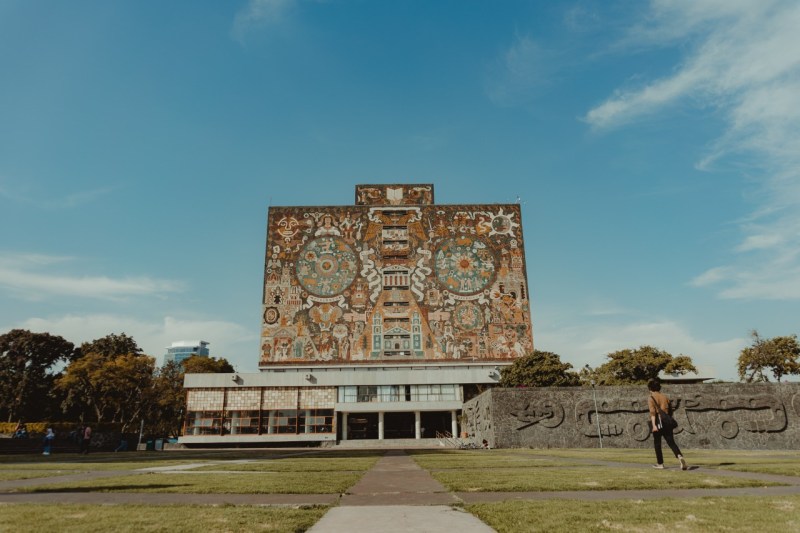 Rechaza Yasmín Esquivel que quiera "censurar" a la UNAM con su amparo - unam-no-puede-de-momento-cancelar-el-titulo-de-la-ministra-yasmin-esquivel-aclara-abogado-general-1024x682