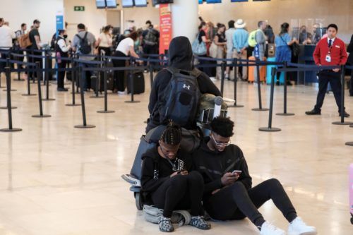 Nevadas en Estados Unidos afectaron más de 10 vuelos en Cancún