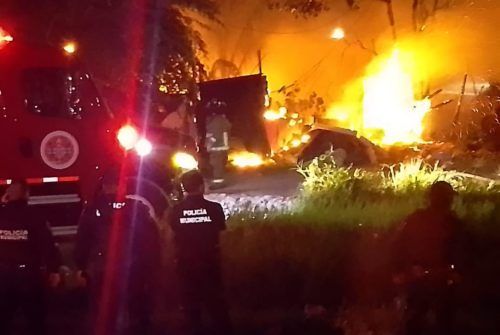 CUATRO FAMILIAS SE QUEDAN SIN HOGAR  Se registra un fuerte incendio de palapas en la Colonia Nueva Esperanza