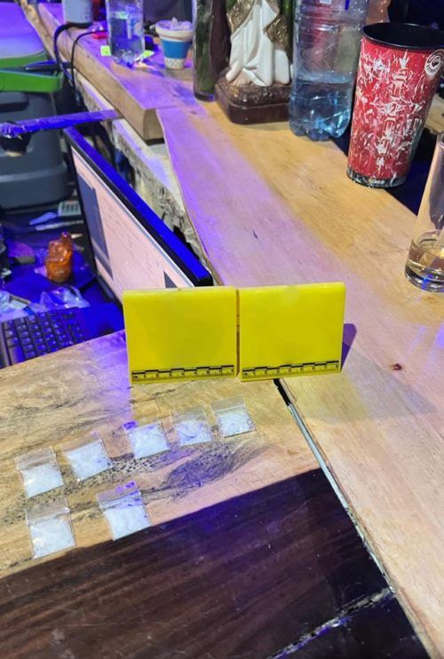 Cumplimenta FGE Quintana Roo tres órdenes de cateos en establecimientos de Tulum; aseguran diversas drogas