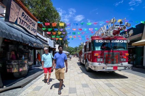 Descartan víctimas en desplome de construcción en la Quinta Avenida