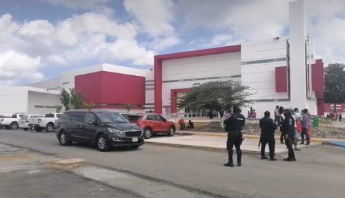 EL COLMO  Detienen a sujetos armados en el hospital general de Cancún