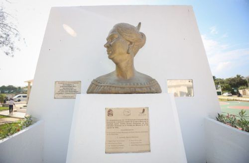 Encabeza Blanca Merari ceremonia