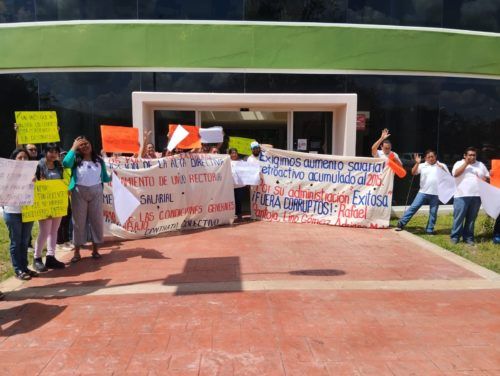 GANAN LO MISMO DESDE HACE 8 AÑOS Protestan profesores de la Universidad Intercultural Maya en José María Morelos