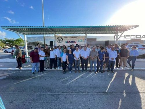 INAUGURAN PARADERO  Los taxistas vamos a trabajar con la ley, la razón y el corazón
