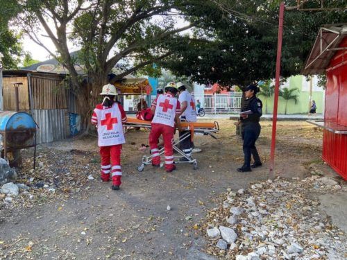 “Le mochan” dos dedos a ladrón con un machete en Cancún