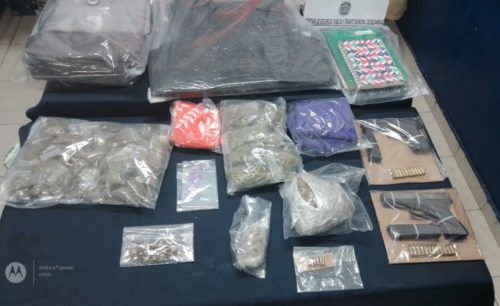 LES CONSIGNAN DOS PISTOLAS Y DROGAS || Caen tres narcomenudistas en In House en Playa del Carmen