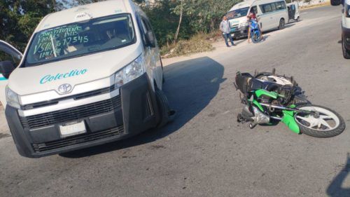 SE QUERÍA DAR A LA FUGA  Combi atropella a motociclista en Villas del Sol