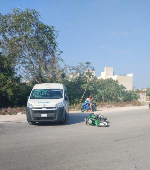 SE QUERÍA DAR A LA FUGA  Combi atropella a motociclista en Villas del Sol