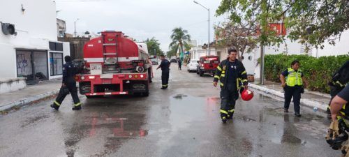 Se incendia predio invadido por pepenadores en la colonia 28 de Julio