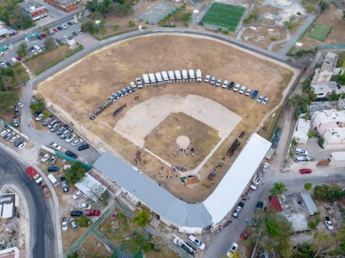 Diego Castañón entrega nuevos vehículos para bridar servicios de calidad a familias de Tulum