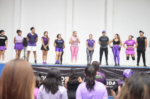 También bailaron las mujeres para conmemorar el 8M