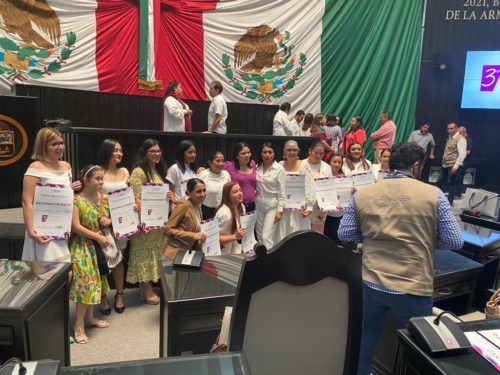 VERGÜENZA AJENA  Diputados despreciaron el Parlamento de Mujeres en el Congreso de Quintana Roo