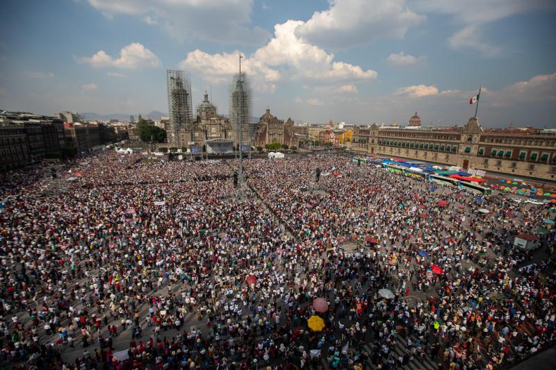AMLO López Obrador marcha 27N Zócalo CDMX