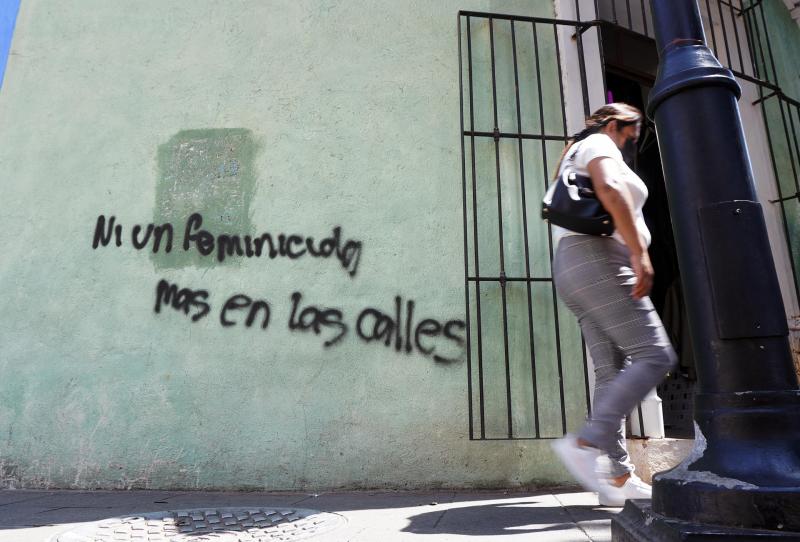 Ola de feminicidios enciende las alertas en Oaxaca - protesta-en-oaxaca-por-feminicidios-1024x693