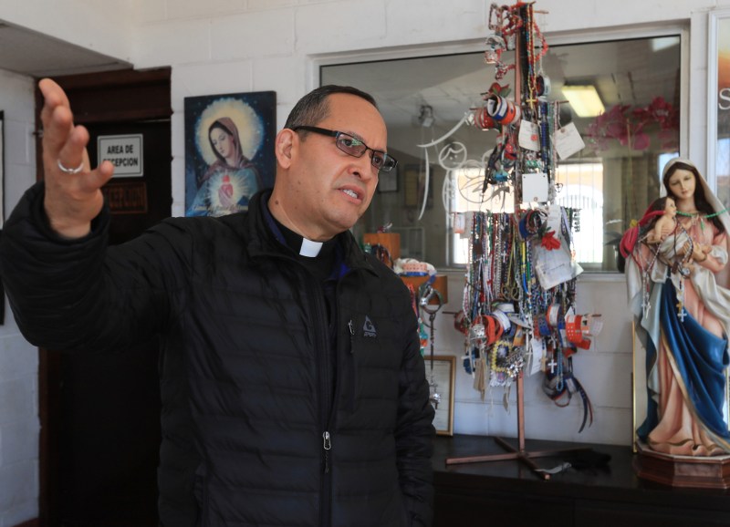 Tras desalojo violento en Ciudad Juárez, migrantes denuncian intimidación y robos por parte de policías - tras-desalojo-violento-en-ciudad-juarez-migrantes-denuncian-intimidacion-y-robos-de-policias-2-1024x739