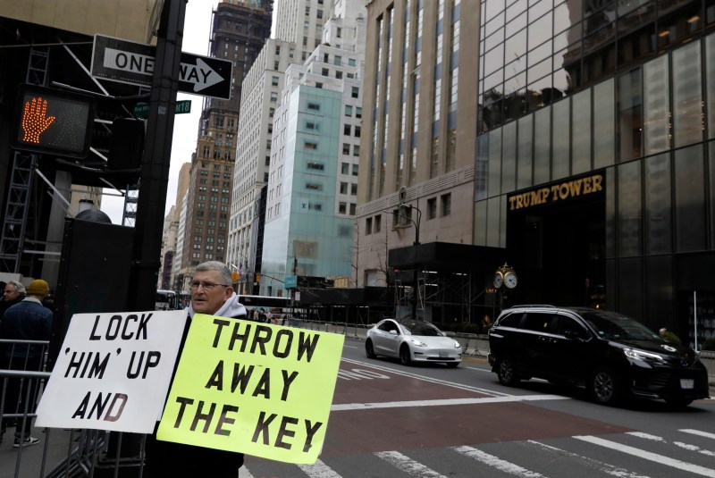 Trump viajará a Nueva York y comparecerá el martes ante juez - trump-viajara-a-nueva-york-y-comparecera-el-martes-ante-juez-2-1024x684