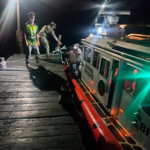 La Marina rescata a 34 extranjeros en aguas de Isla Mujeres