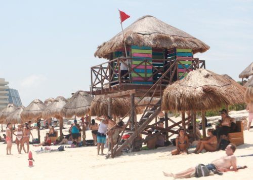 Vigila Protección Civil la seguridad de los bañistas en playas de Cancún