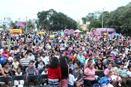 Celebra en grande Blanca Merari a las niñas y niños de Puerto Morelos