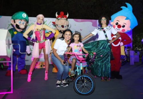 Celebra en grande Blanca Merari a las niñas y niños de Puerto Morelos