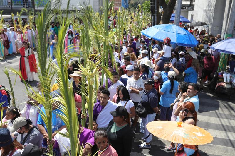 El viacrucis de Iztapalapa retoma su normalidad y espera a millones - domingo-de-ramos-en-iztapalapa-1024x683