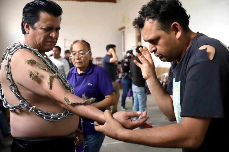 Engrillados, la dolorosa tradición de Viernes Santo en Atlixco, Puebla - 4611e04a762e3dcb640c903e56a239f04012f1c1w-1024x683