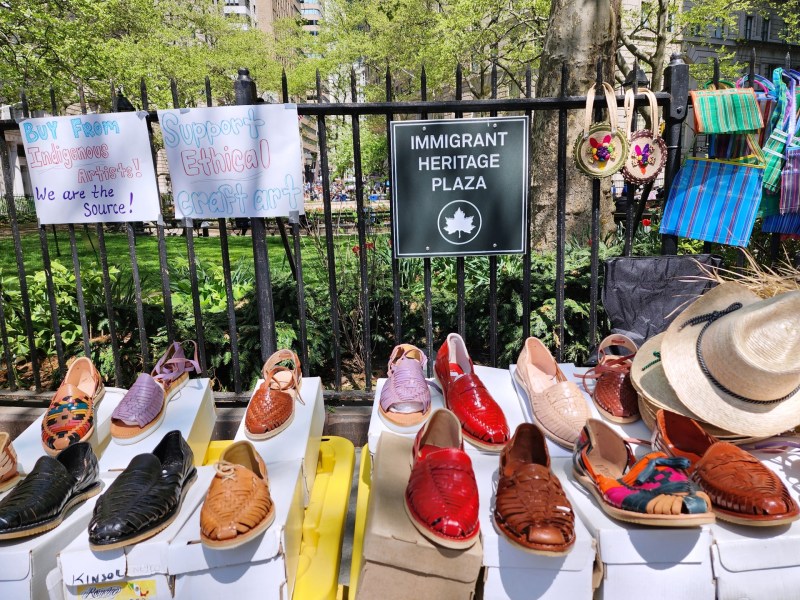 Indígenas latinoamericanos piden los permisos para vender sus artesanías en Nueva York - indigenas-latinoamericanos-piden-los-permisos-para-vender-sus-artesanias-en-nueva-york-3-1024x768