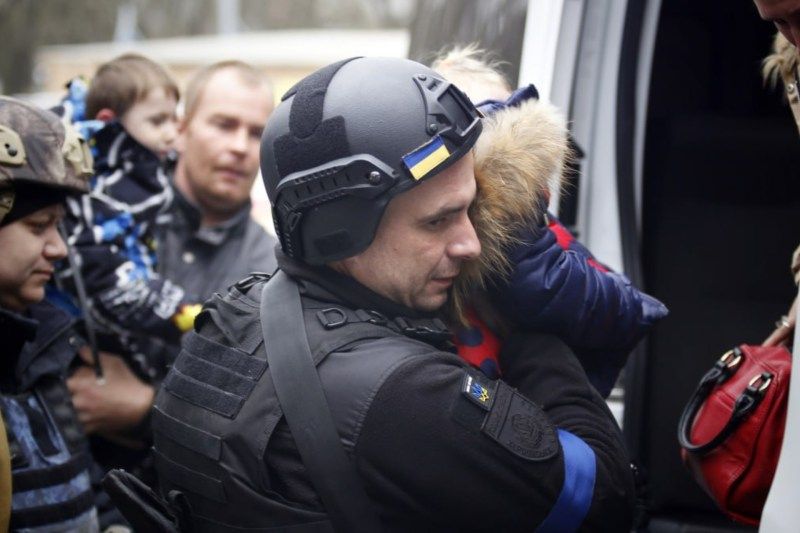 niños Ucrania evacuación