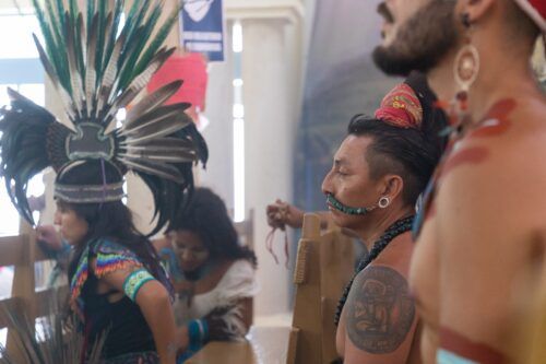 Ofrenda y danza prehispánica en honor a la Santa Cruz de Sabán