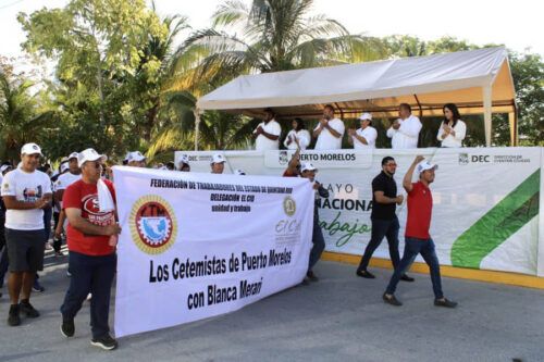 Participan trabajadores municipales y de diversos sindicatos en el desfile por el Día Internacional del Trabajo