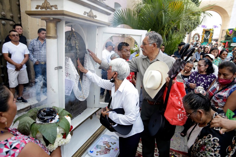 Habitantes de Huaquechula celebran con danza el Día de la Santa Cruz - habitantes-de-huaquechula-celebran-con-danza-el-dia-de-la-santa-cruz-2-1024x683