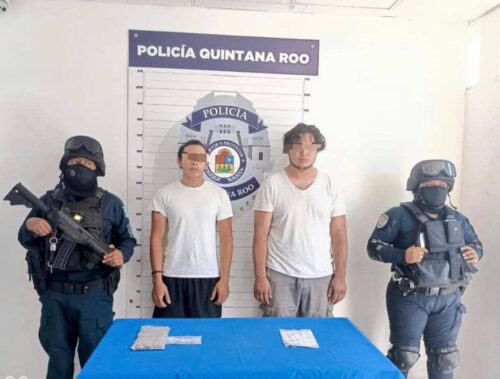 Arrestan a dos jóvenes vendedores de droga en Cancún